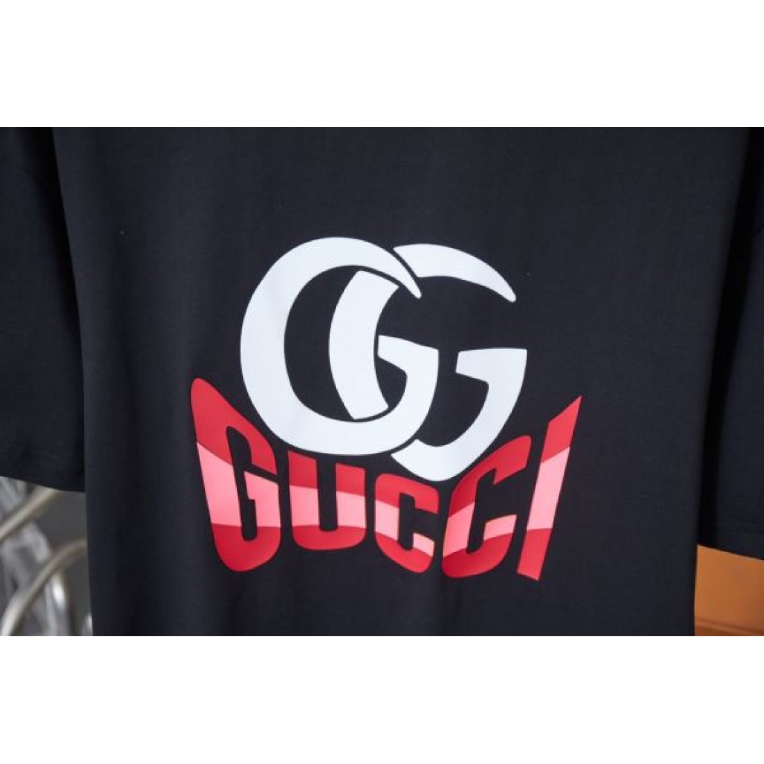 秋冬マストアイテム GUCCI グッチ コピー 半袖Tシャツ この夏を彩る