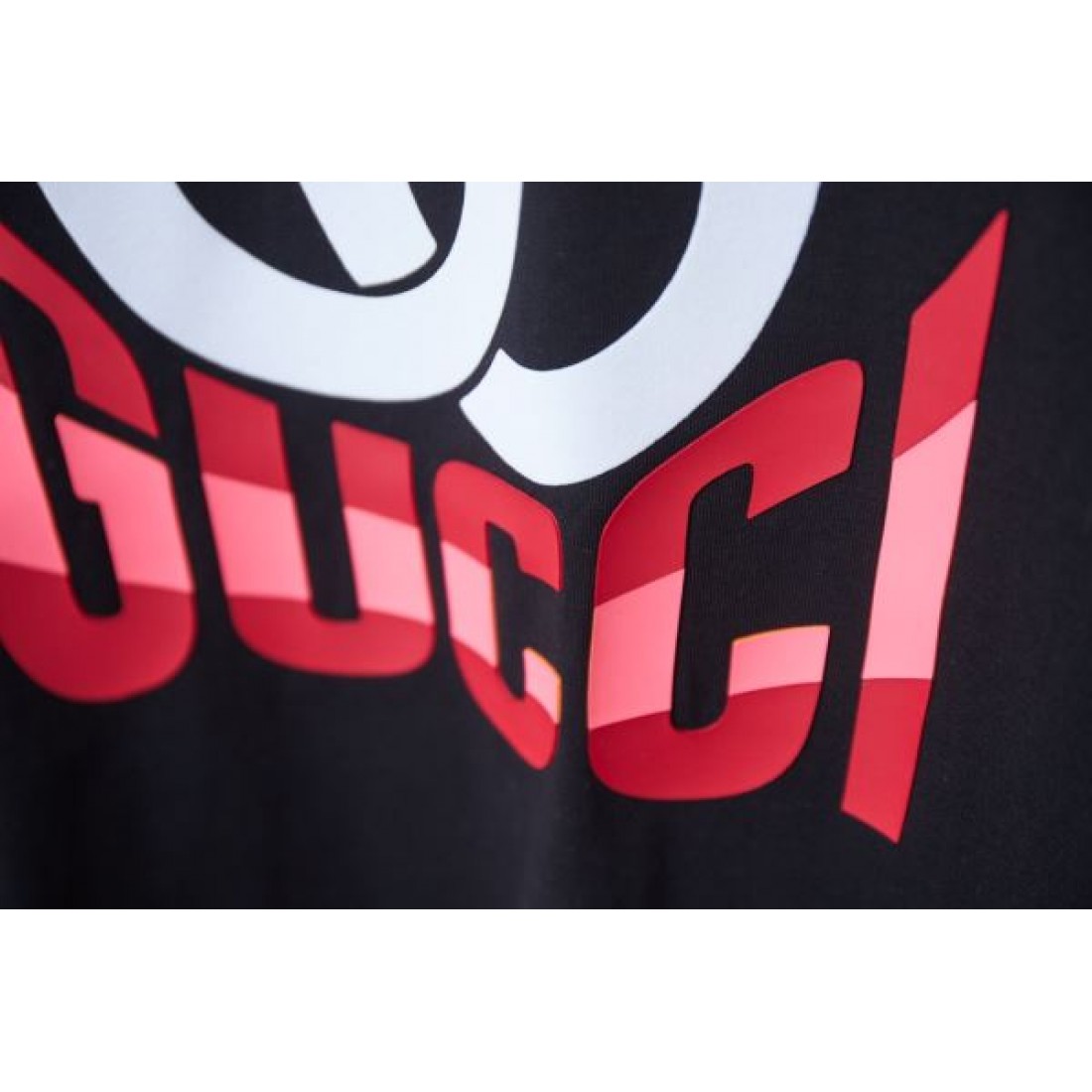 秋冬マストアイテム GUCCI グッチ コピー 半袖Tシャツ この夏を彩る