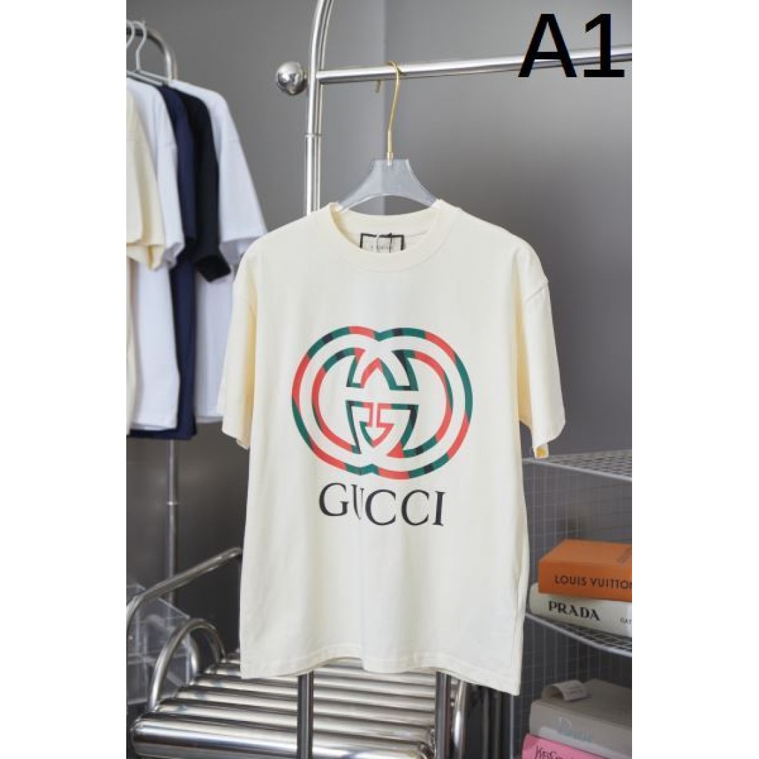 春夏新作コレクション GUCCI グッチ コピー 半袖Tシャツ 夏に映えるアイテム