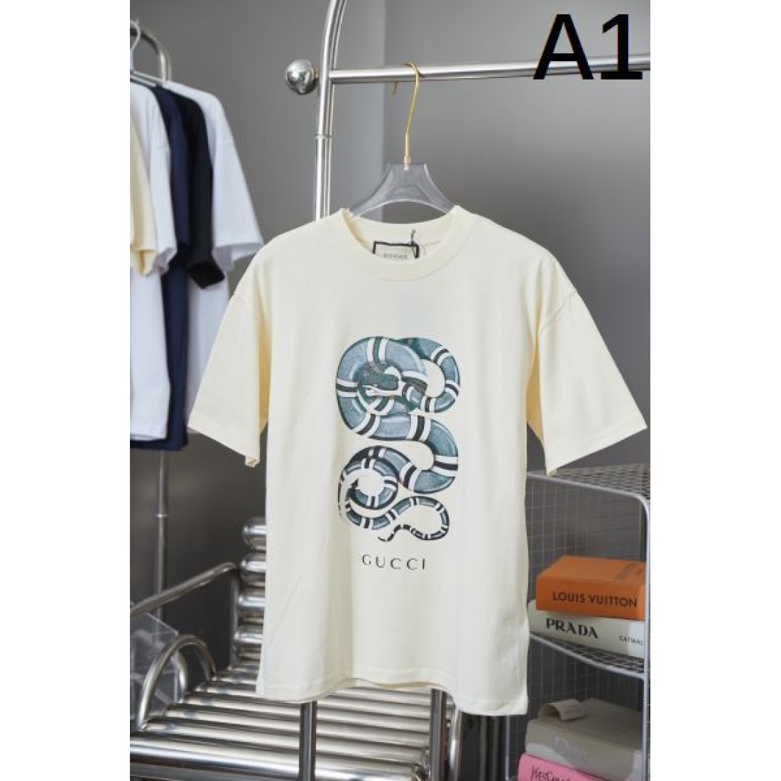 爽やかでファッショナブルな GUCCI グッチ コピー 半袖Tシャツ 個性
