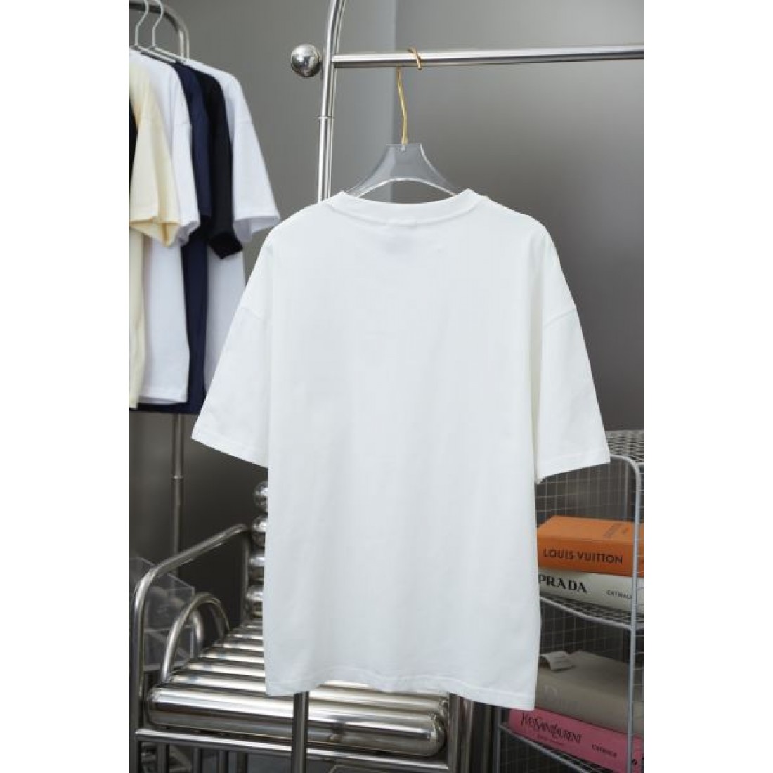 極上の着心地 LOEWE ロエベ コピー 半袖Tシャツ 格別な存在感