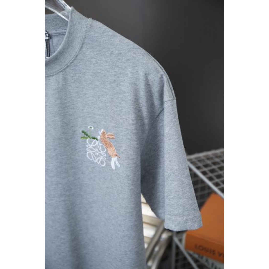 大人の魅力溢れる LOEWE ロエベ コピー 半袖Tシャツ ラグジュアリー感満載
