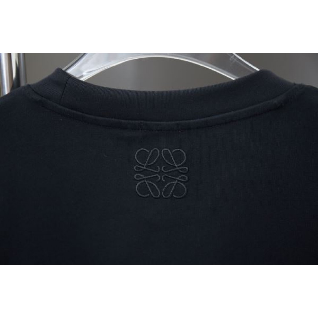 上質な素材感 LOEWE ロエベ コピー 半袖Tシャツ 洗練された美しさ
