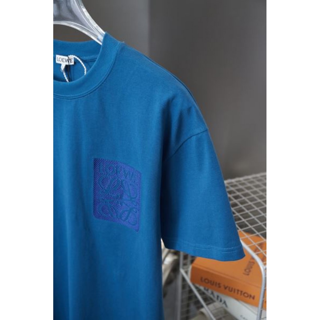 高級感漂うデザイン LOEWE ロエベ コピー 半袖Tシャツ エレガントな雰囲気