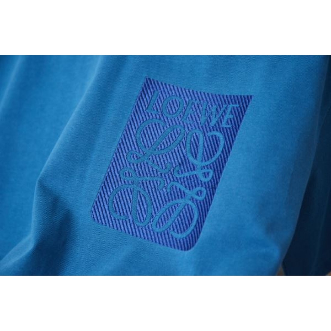 高級感漂うデザイン LOEWE ロエベ コピー 半袖Tシャツ エレガントな雰囲気