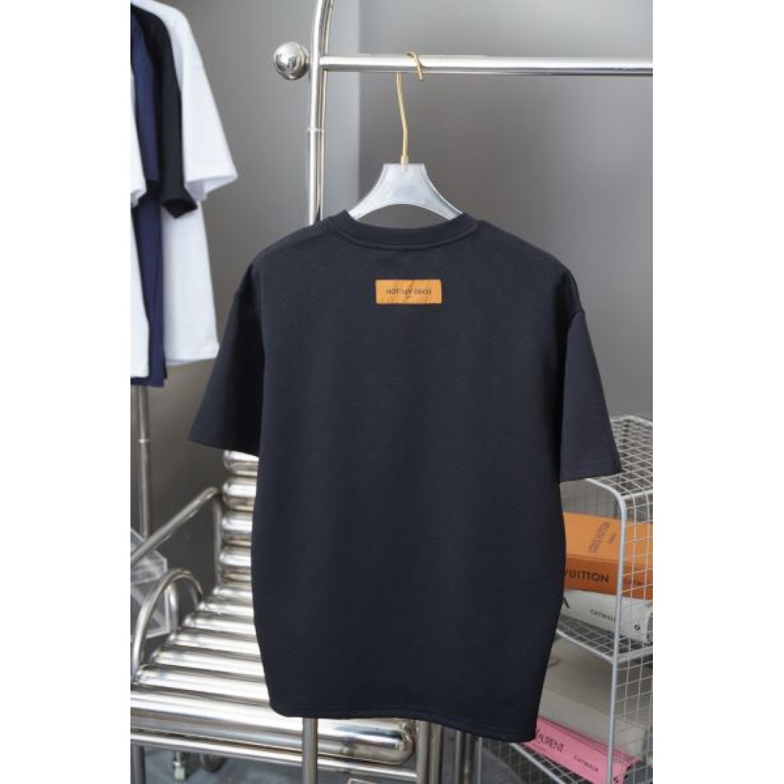  スタイリッシュで上質な LOUIS VUITTON ルイヴィトン コピー 半袖Tシャツ