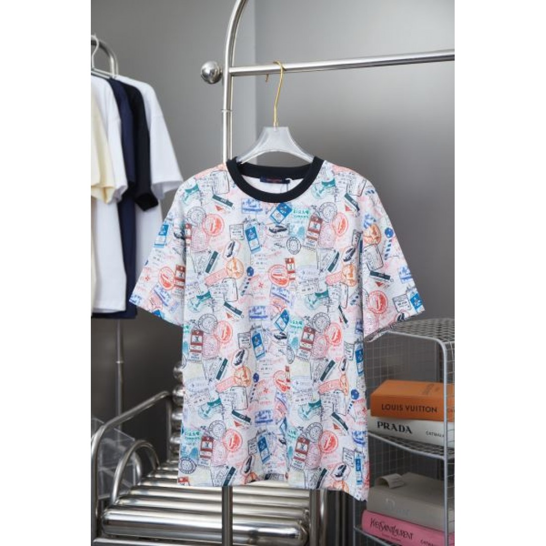 スタイリッシュなスタイル LOUIS VUITTON ルイヴィトン コピー 半袖Tシャツ 人気沸騰中！おしゃれ新品