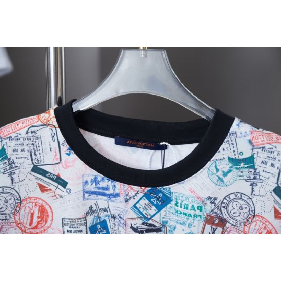 スタイリッシュなスタイル LOUIS VUITTON ルイヴィトン コピー 半袖Tシャツ 人気沸騰中！おしゃれ新品