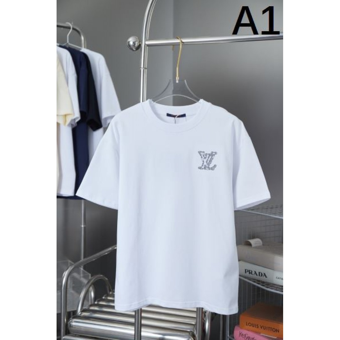 ファッション好き必見 LOUIS VUITTON ルイヴィトン コピー 半袖Tシャツ SNS映え抜群