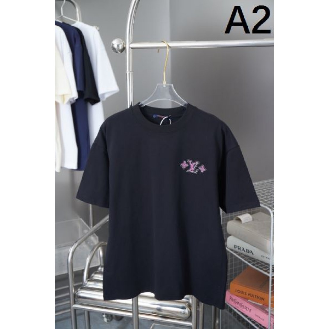 自分へのご褒美に LOUIS VUITTON ルイヴィトン コピー 半袖Tシャツ ギフトにも最適