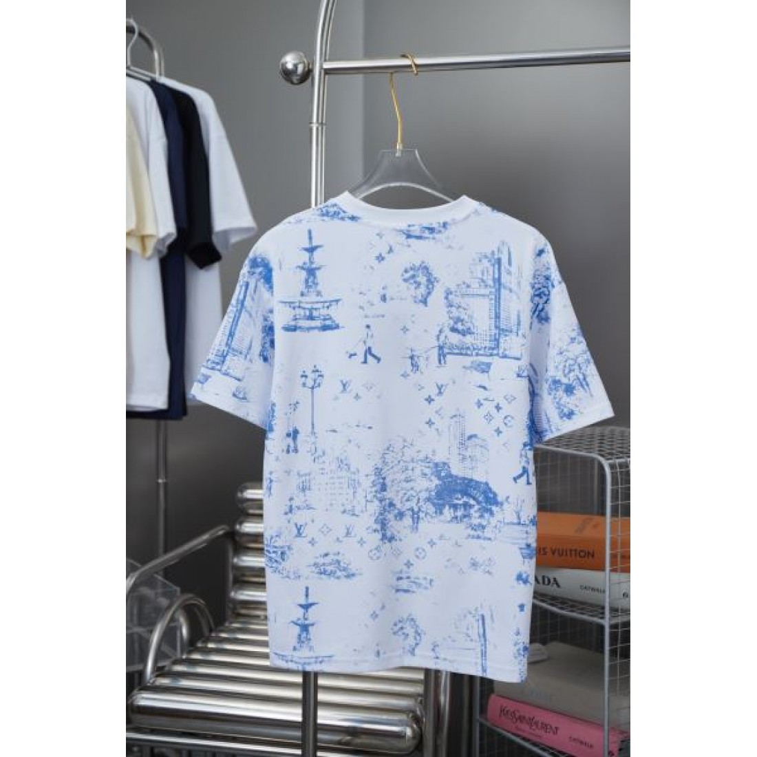 これは買い LOUIS VUITTON ルイヴィトン コピー 半袖Tシャツ お洒落さん必携