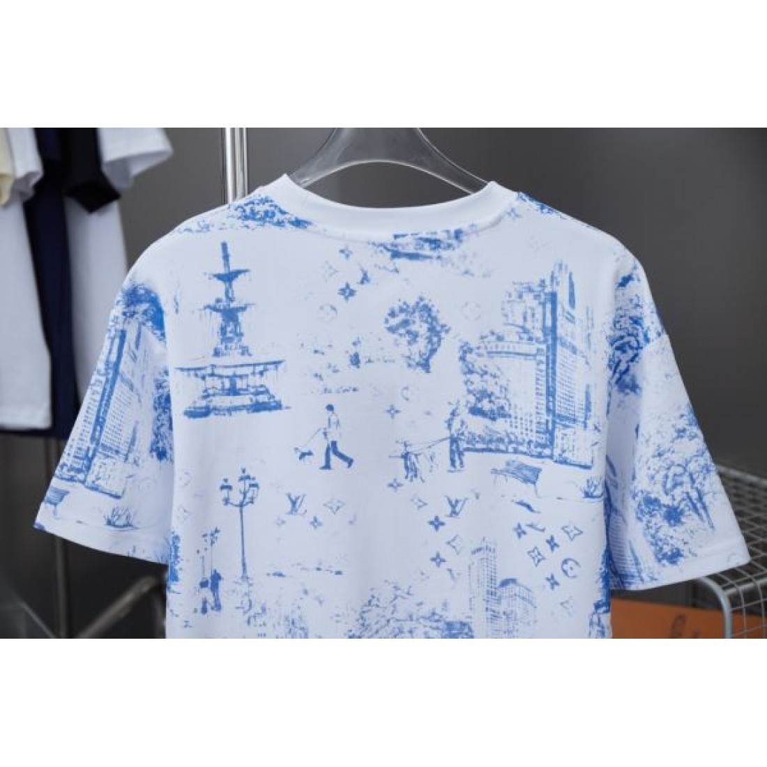 これは買い LOUIS VUITTON ルイヴィトン コピー 半袖Tシャツ お洒落さん必携
