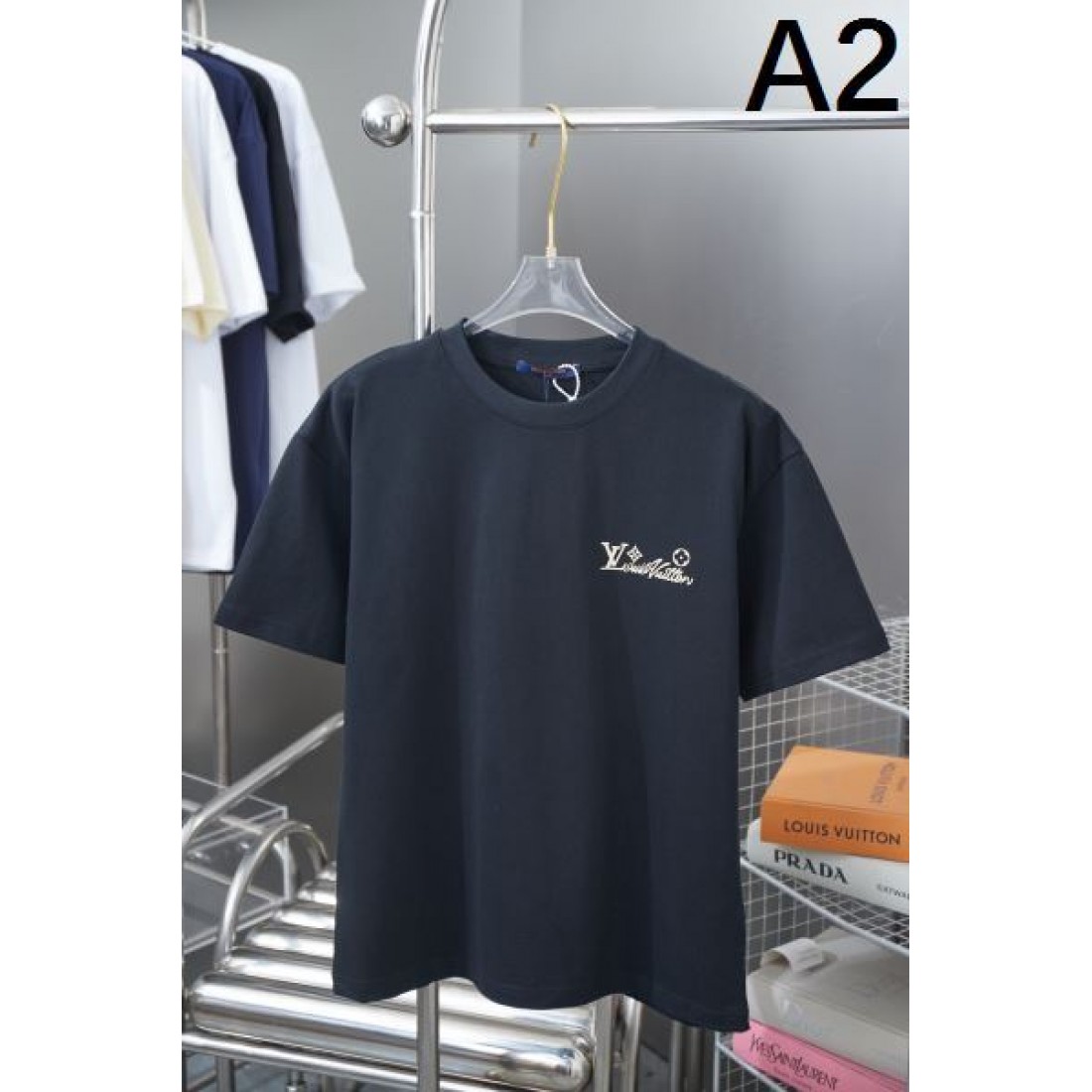 見逃し厳禁 LOUIS VUITTON ルイヴィトン コピー 半袖Tシャツ 迷わずゲット