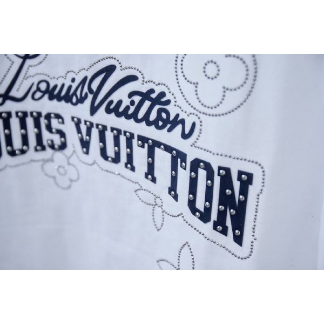 見逃し厳禁 LOUIS VUITTON ルイヴィトン コピー 半袖Tシャツ 迷わずゲット