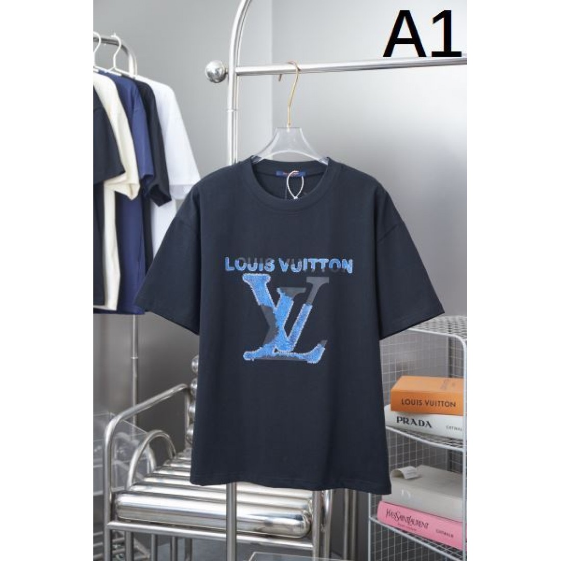 大人カジュアルに LOUIS VUITTON ルイヴィトン コピー 半袖Tシャツ 早い者勝ち