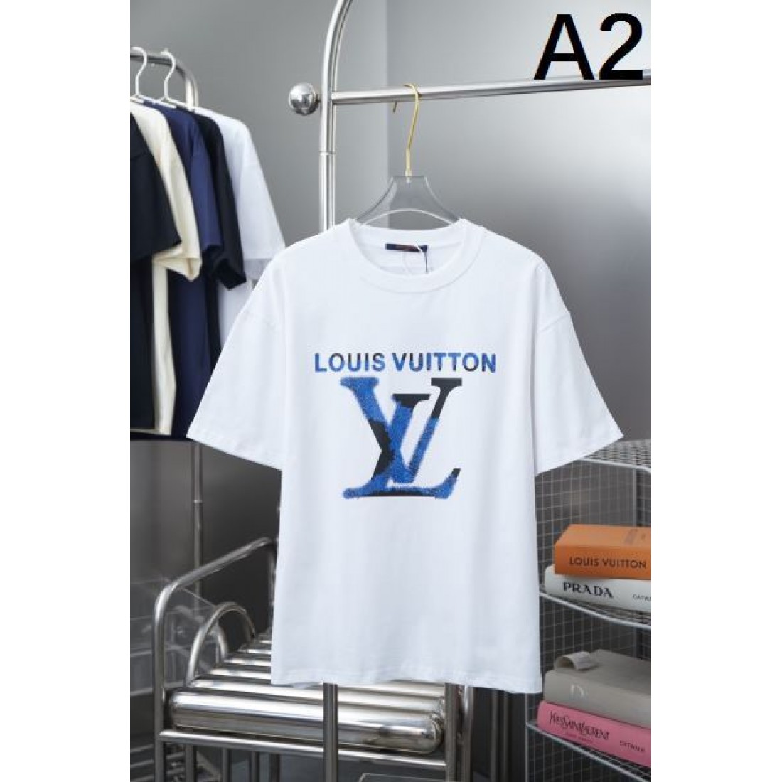 大人カジュアルに LOUIS VUITTON ルイヴィトン コピー 半袖Tシャツ 早い者勝ち