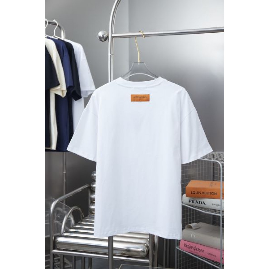 大人カジュアルに LOUIS VUITTON ルイヴィトン コピー 半袖Tシャツ 早い者勝ち
