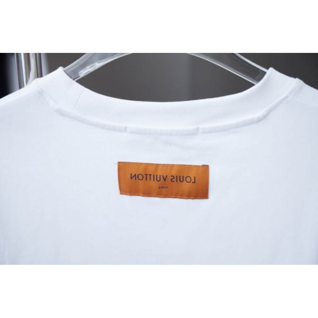 大人カジュアルに LOUIS VUITTON ルイヴィトン コピー 半袖Tシャツ 早い者勝ち