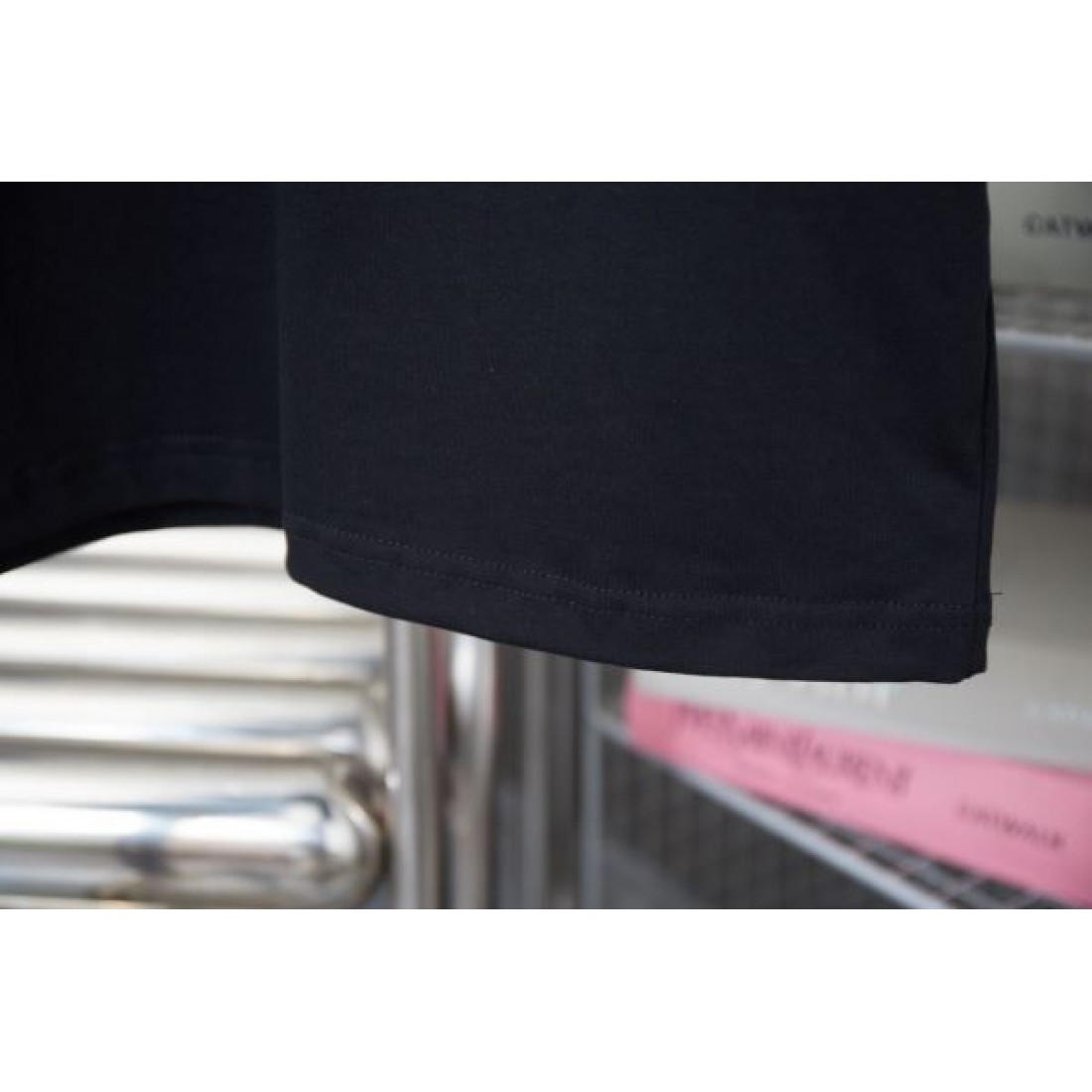 旬コーデに最適 PRADA プラダ コピー 半袖Tシャツ オールシーズン活躍