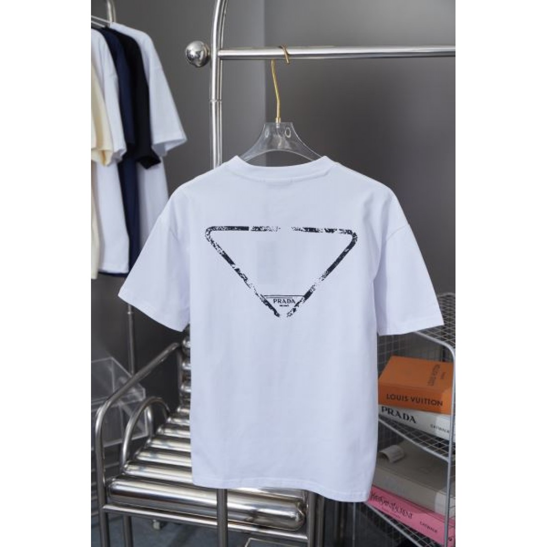 季節感たっぷり PRADA プラダ コピー 半袖Tシャツ 今季イチオシ