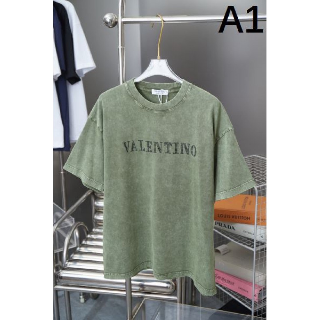 VALENTINO コピー ヴァレンティノ 半袖Tシャツ エレガントで都会的