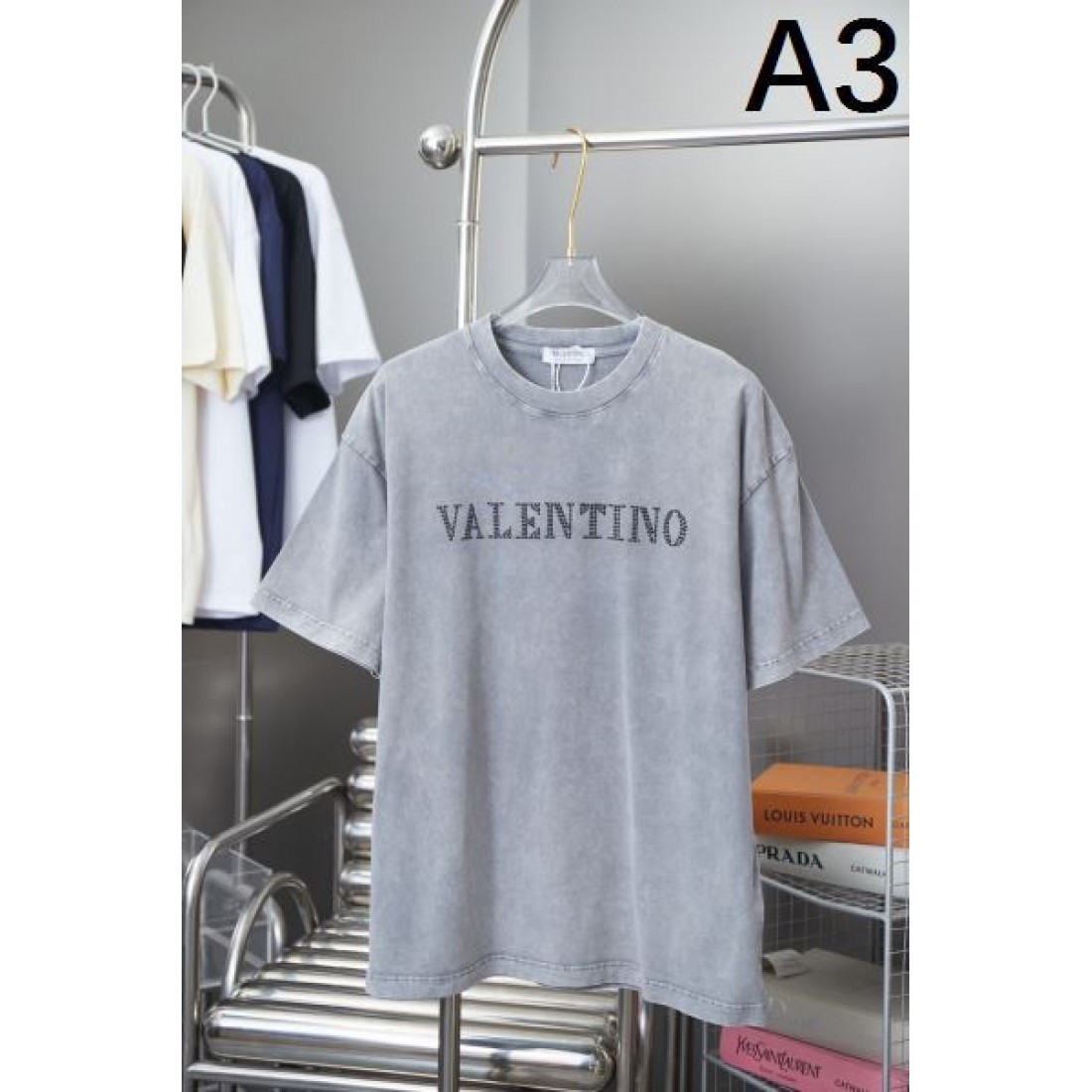 VALENTINO コピー ヴァレンティノ 半袖Tシャツ エレガントで都会的