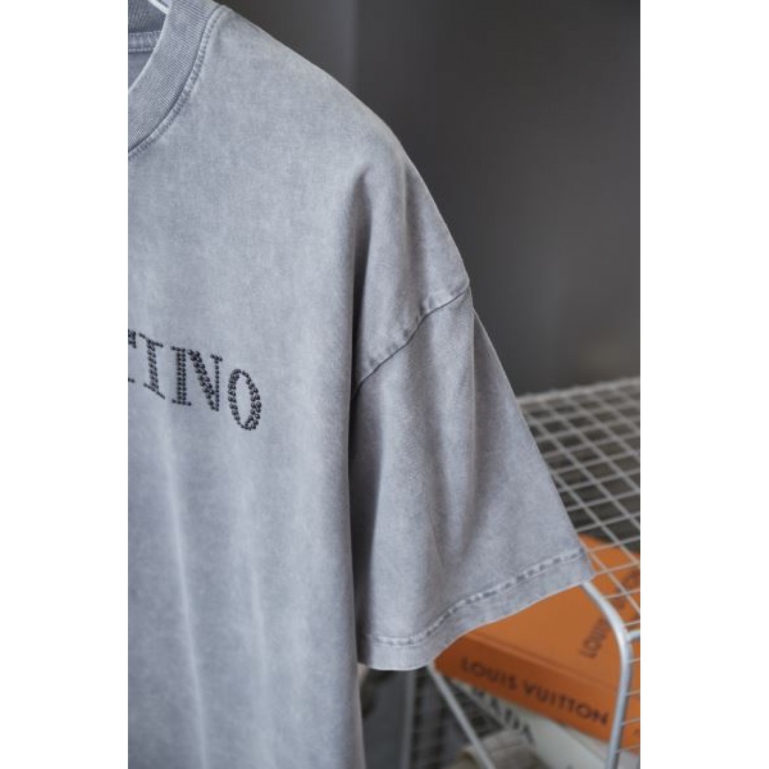 VALENTINO コピー ヴァレンティノ 半袖Tシャツ エレガントで都会的