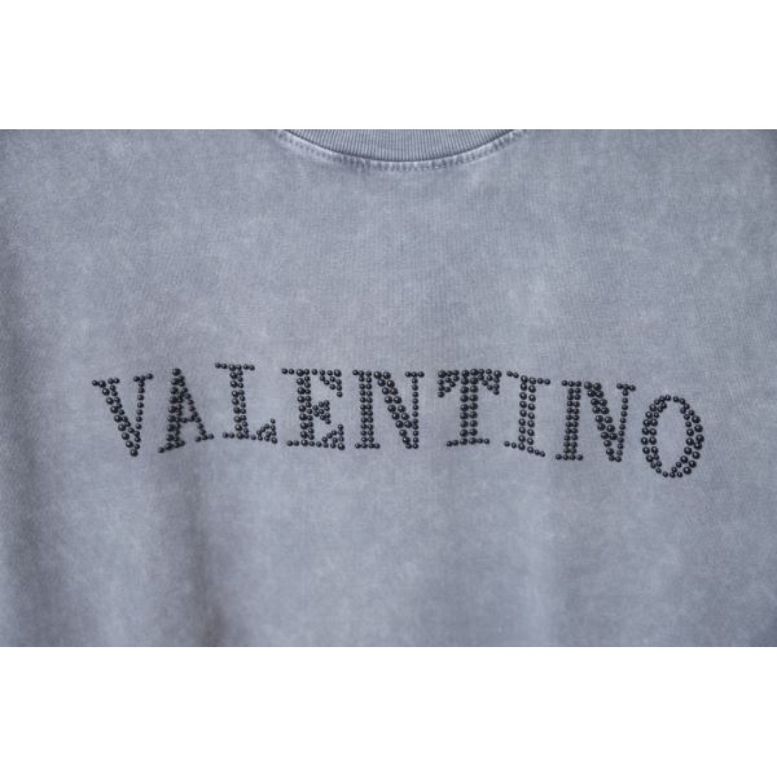 VALENTINO コピー ヴァレンティノ 半袖Tシャツ エレガントで都会的