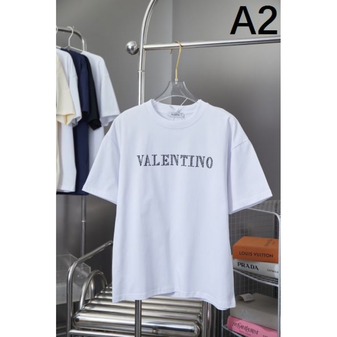 存在感抜群 機能的な  VALENTINO コピー ヴァレンティノ 半袖Tシャツ 