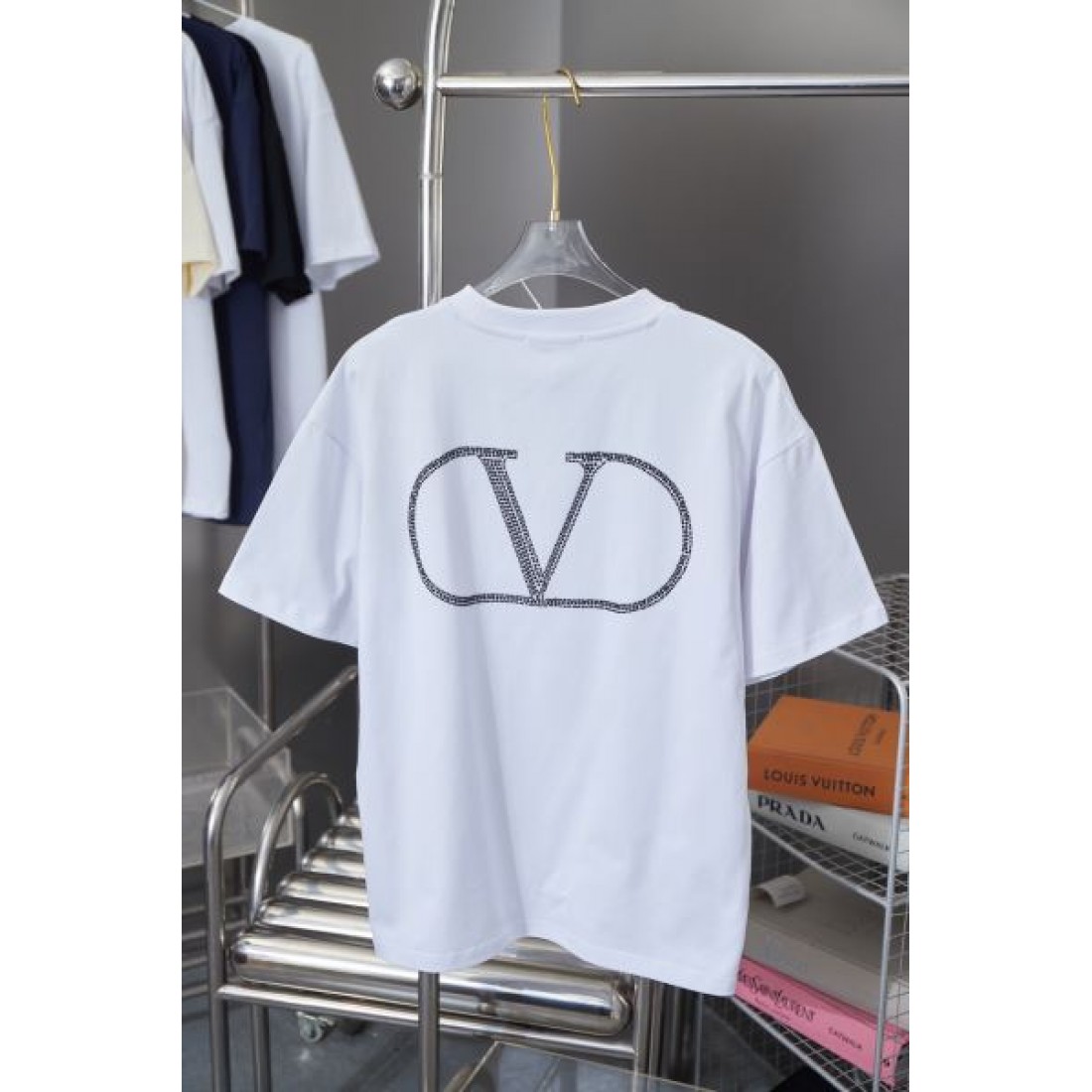 存在感抜群 機能的な  VALENTINO コピー ヴァレンティノ 半袖Tシャツ 