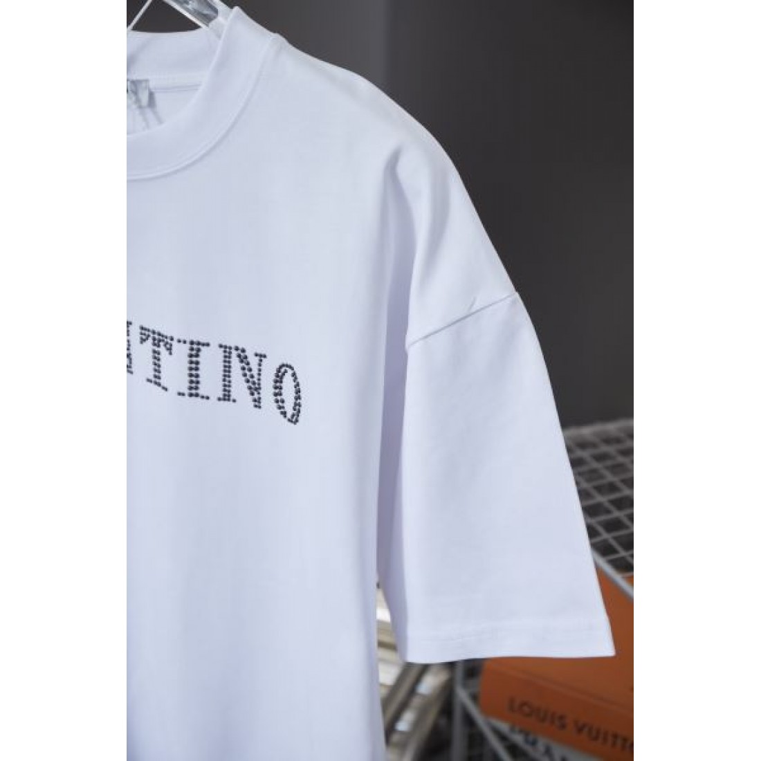 存在感抜群 機能的な  VALENTINO コピー ヴァレンティノ 半袖Tシャツ 