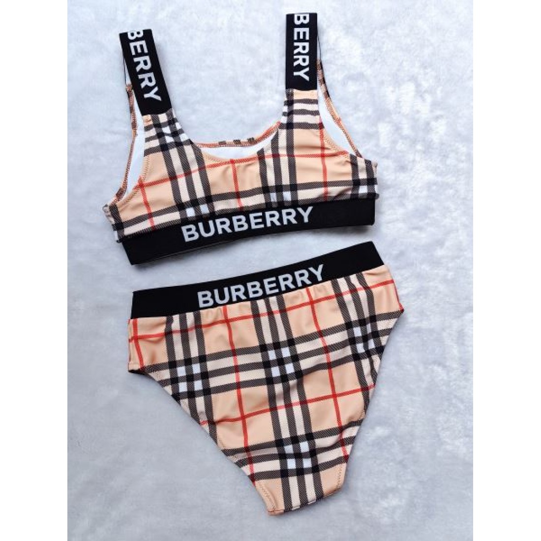 BURBERRY バーバリー コピー 水着 お洒落さん必携