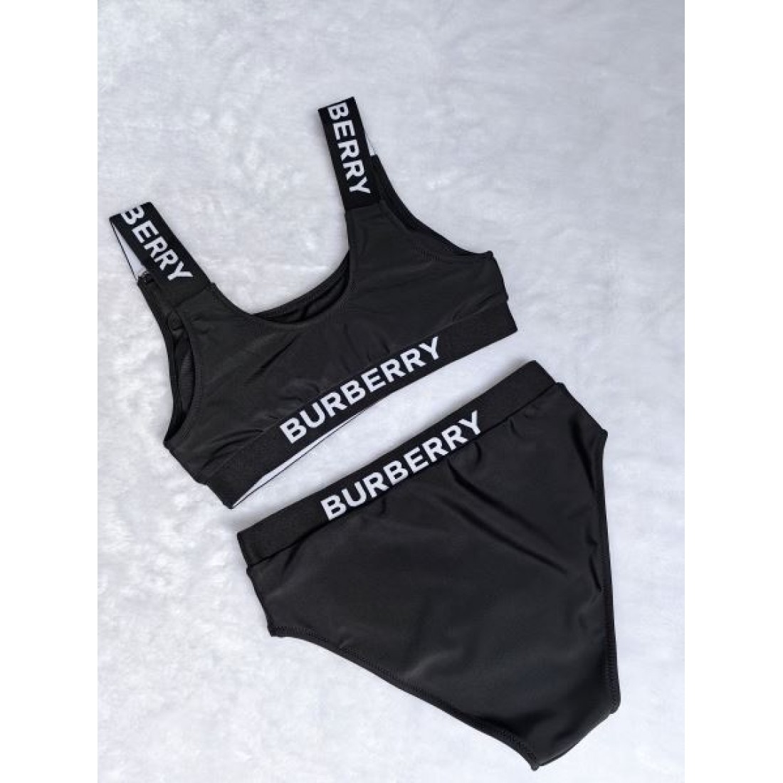 BURBERRY バーバリー コピー 水着 お洒落さん必携