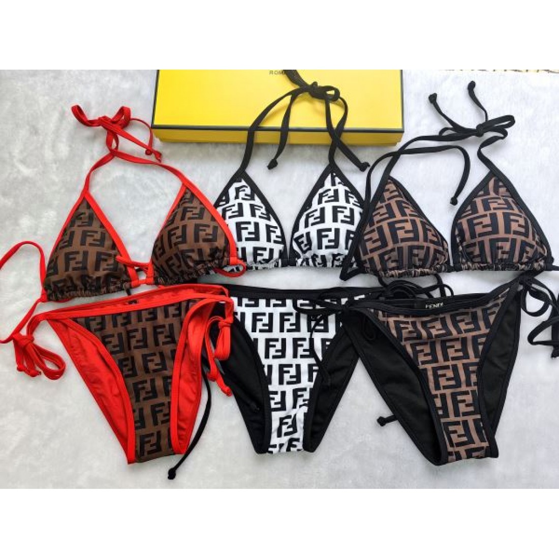 フェミニンで爽やかな FENDI フェンデイ スーパー コピー 水着 リゾート感満載