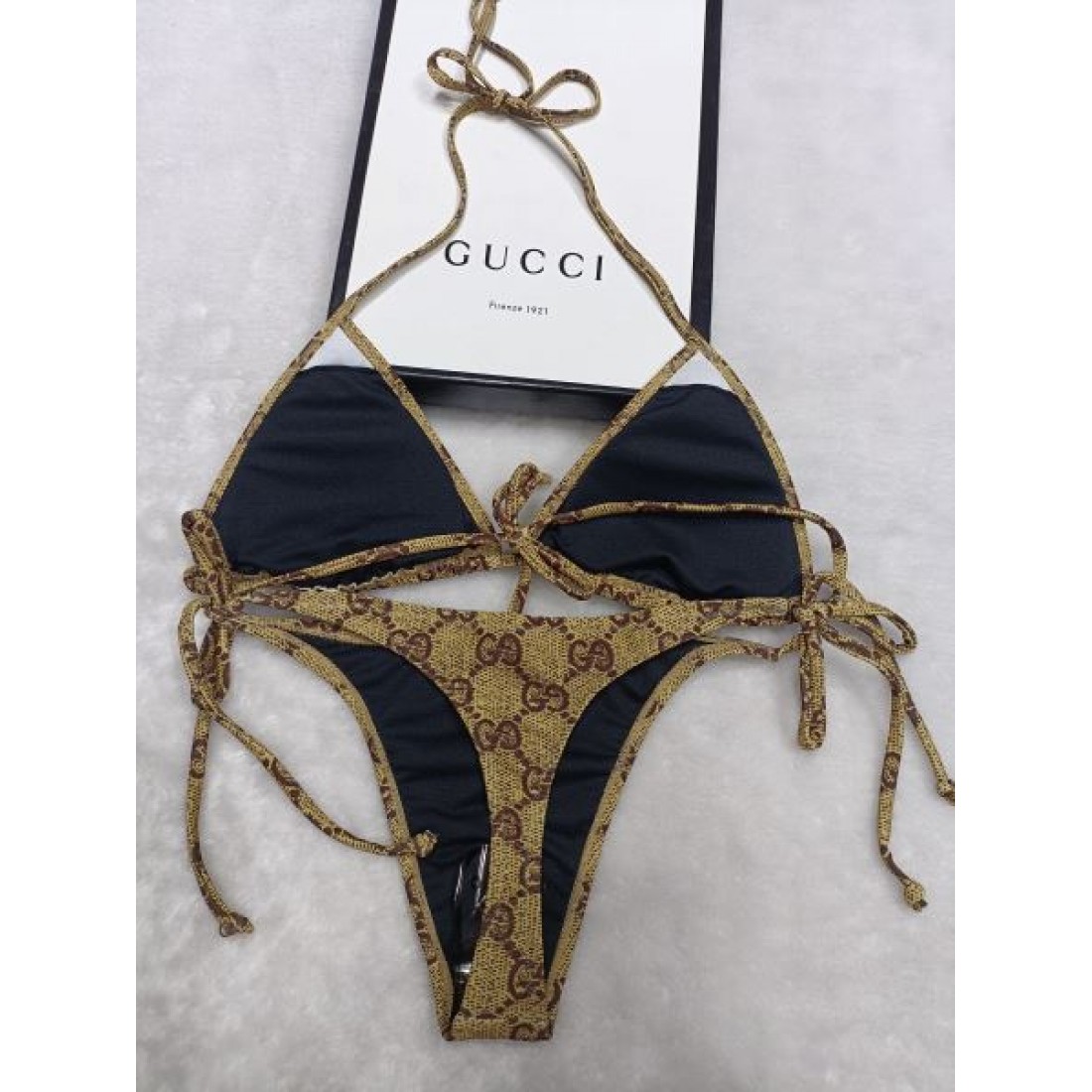 優雅なリゾートスタイル GUCCI グッチ コピー 水着 上品さ際立つ