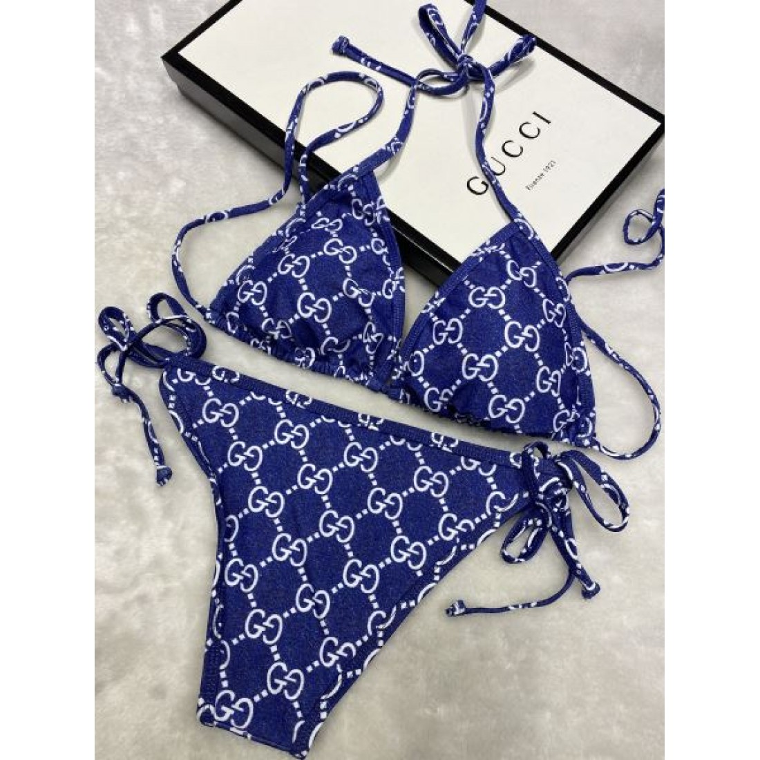 大人の魅力溢れる GUCCI グッチ コピー 水着 洗練された美しさ