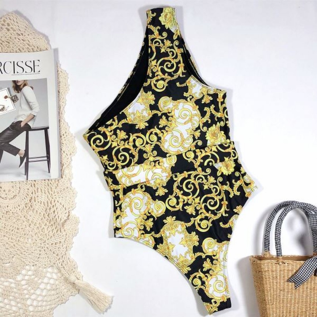 VERSACE ヴェルサーチェ コピー 水着 鮮やかで印象的なパターンが魅力