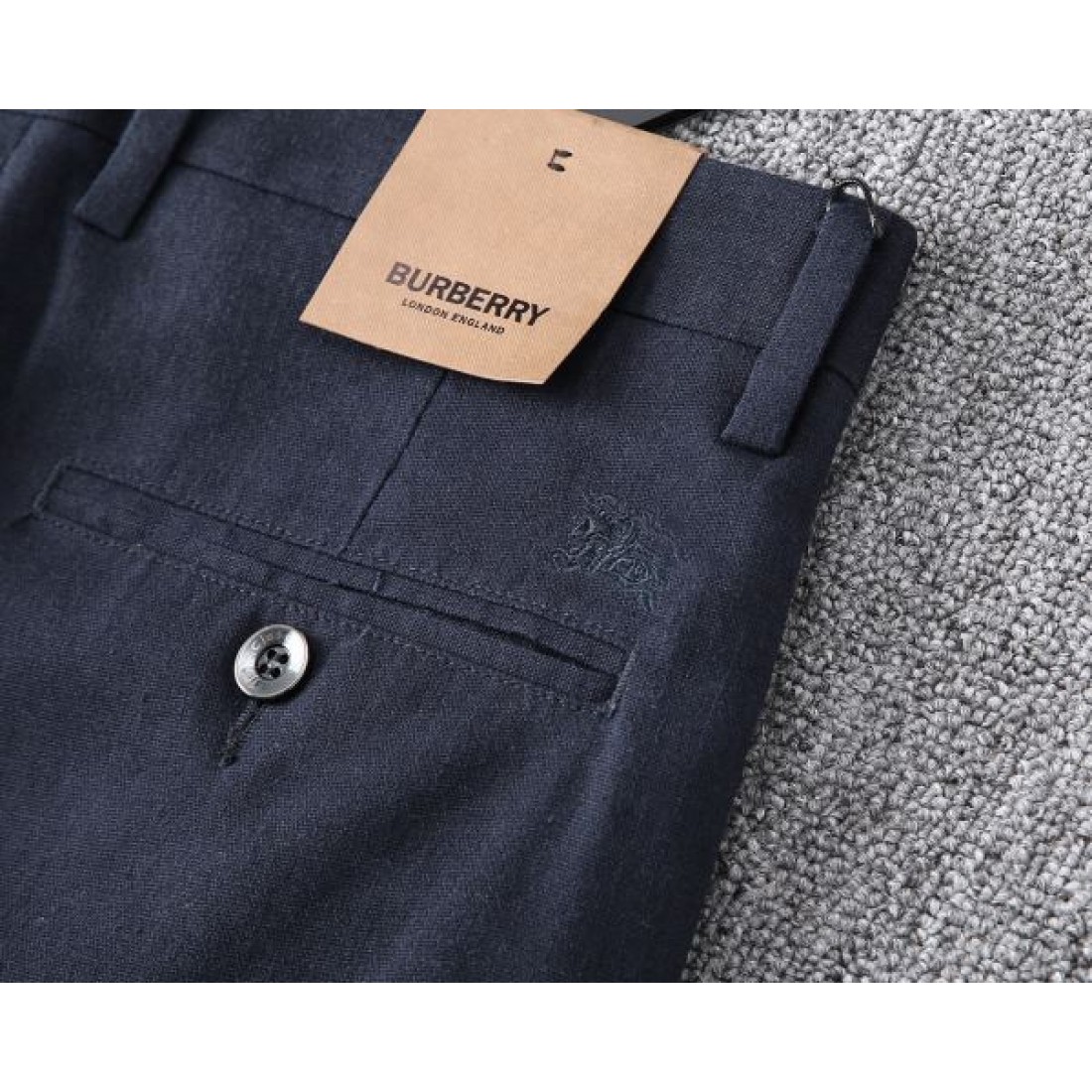 新しい自分に出会う BURBERRY スーパーコピー カジュアルパンツ オンリーワンの逸品