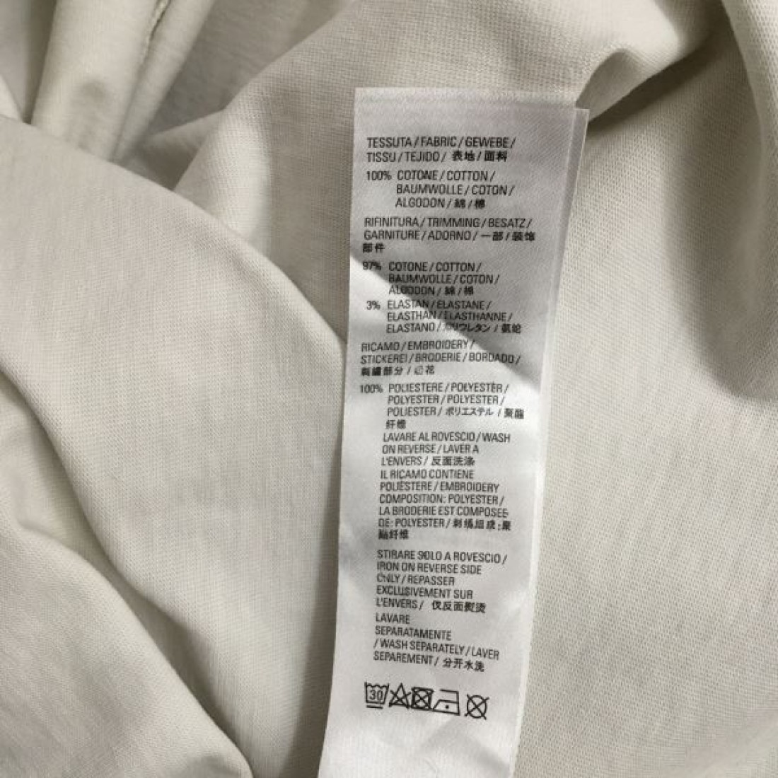 BALENCIAGA バレンシアガ コピー 半袖Tシャツ カジュアルでありながら個性的な一枚