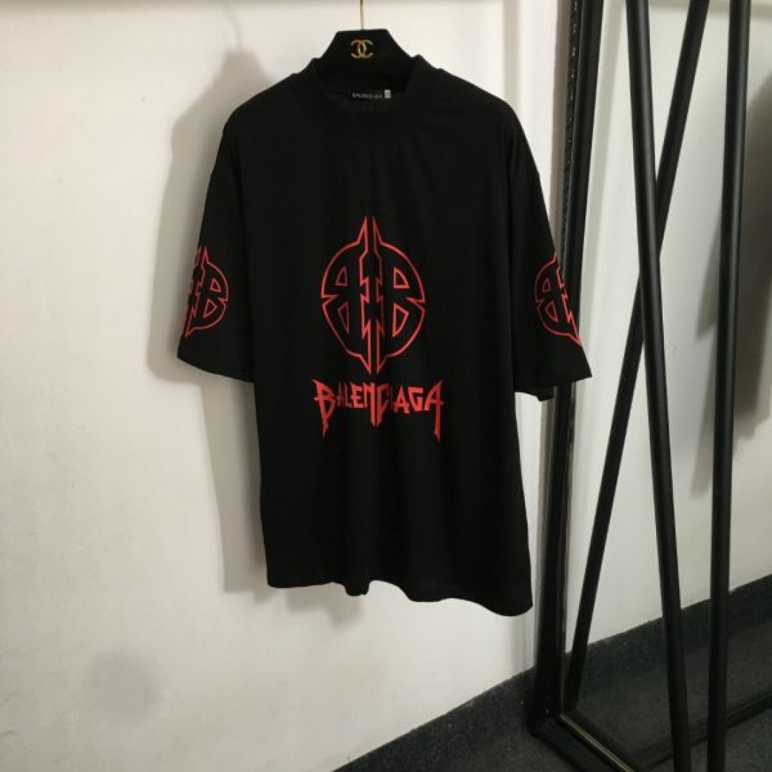 BALENCIAGA 個性を表現する スーパーコピー 半袖Tシャツ 厳選スタイル 激安価格