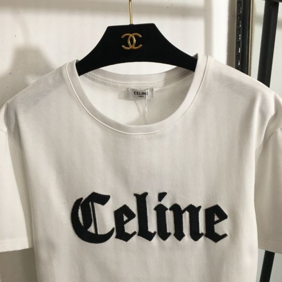 スタイリッシュなスタイル CELINE セリーヌ コピー 半袖Tシャツ 高感度デザイン