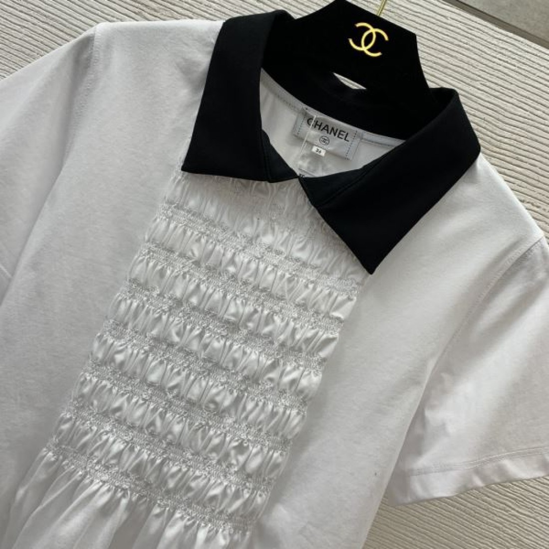 CHANEL スーパーコピー 半袖Tシャツ ロゴ ファション豊富に表現 シャネル