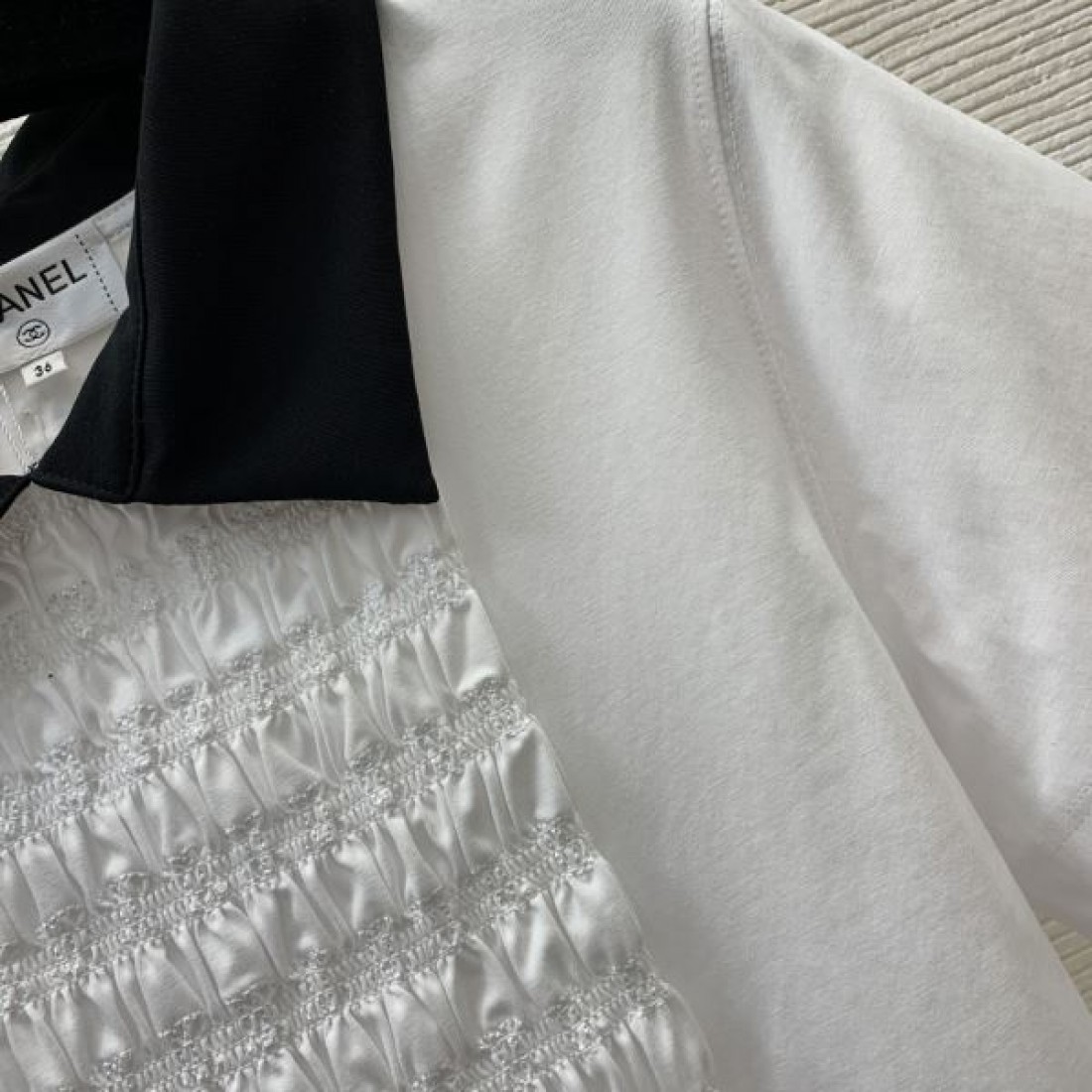 CHANEL スーパーコピー 半袖Tシャツ ロゴ ファション豊富に表現 シャネル