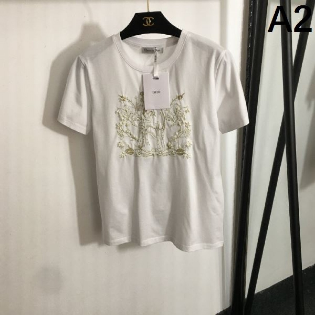 大人の魅力溢れる  DIOR ディオール コピー 半袖Tシャツ 極上の着心地