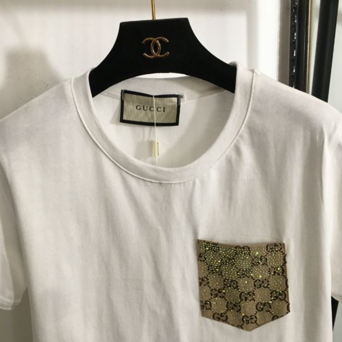 海外セレブ風コーデ GUCCI グッチ コピー 半袖Tシャツ 高級感漂うデザイン