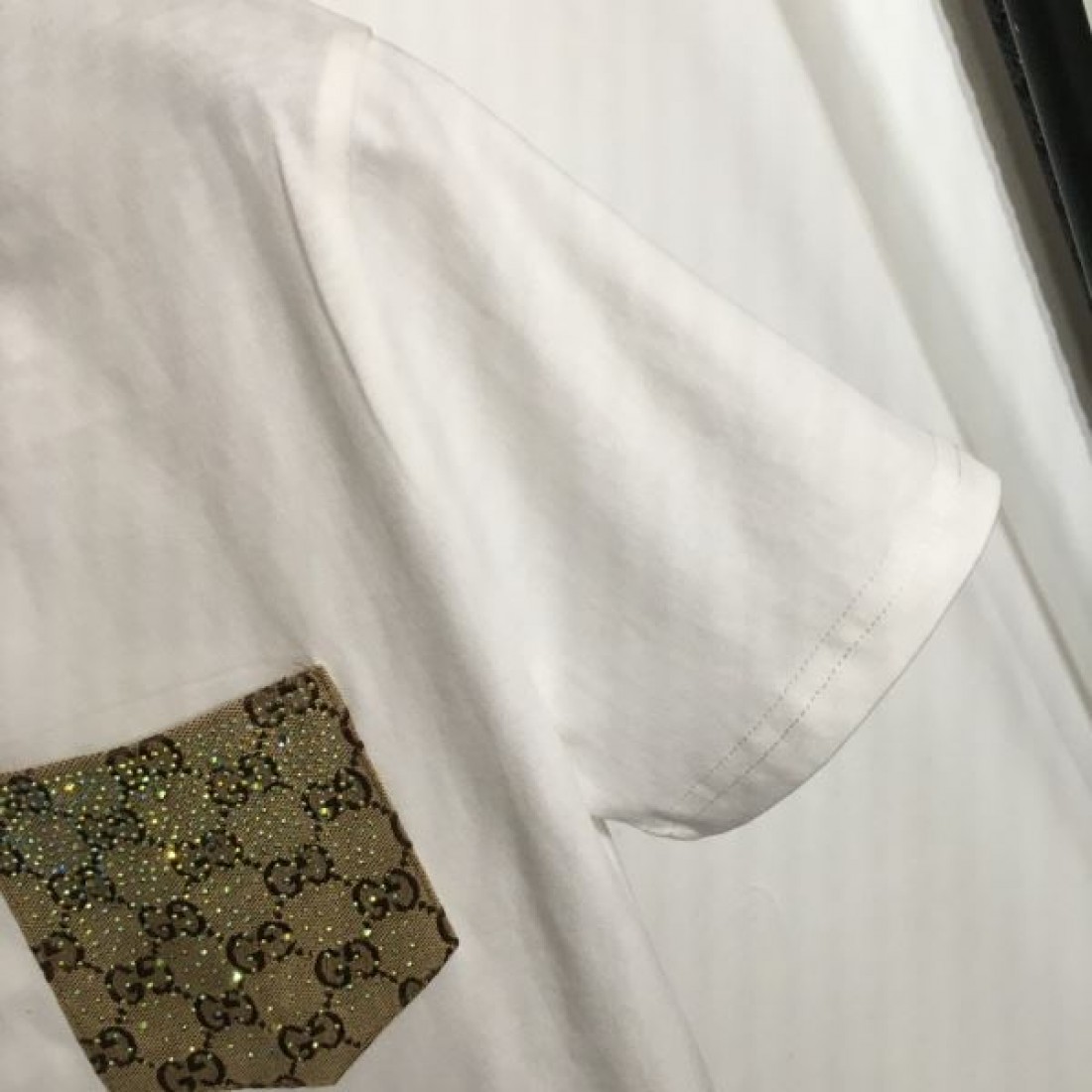 海外セレブ風コーデ GUCCI グッチ コピー 半袖Tシャツ 高級感漂うデザイン