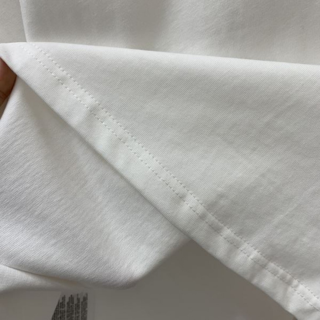 スタイリッシュなスタイル GUCCI グッチ コピー 半袖Tシャツ SNS映え抜群
