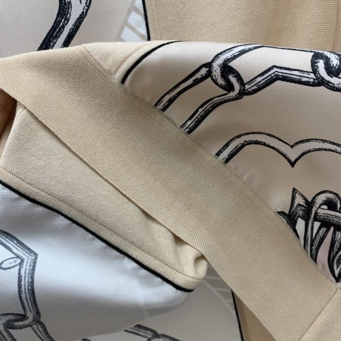 お洒落さん必携 HERMES エルメス コピー ラウンドネック短袖 自分へのご褒美に