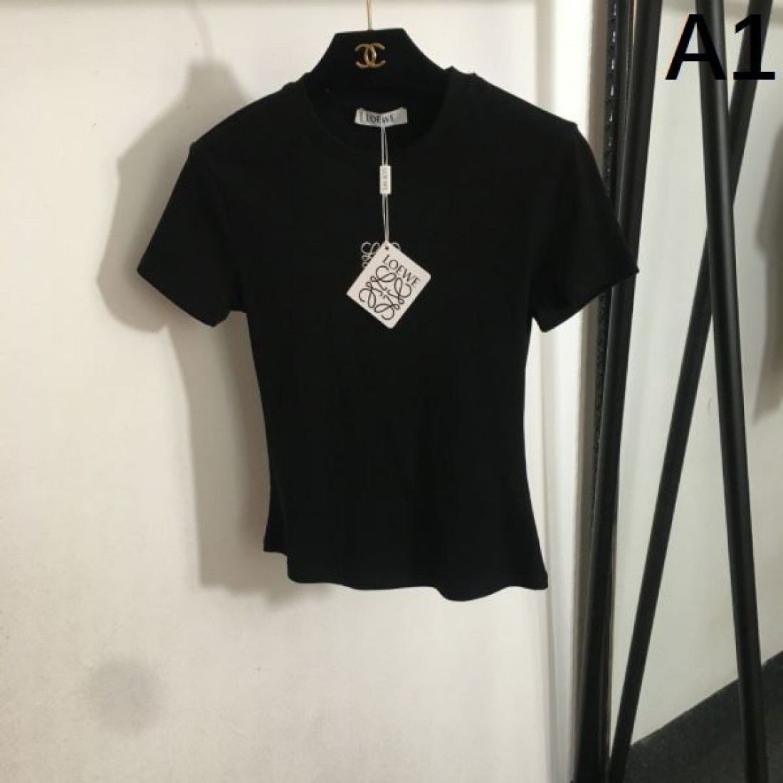 これは買い！LOEWE ロエベ コピー 半袖Tシャツ 迷わずゲット