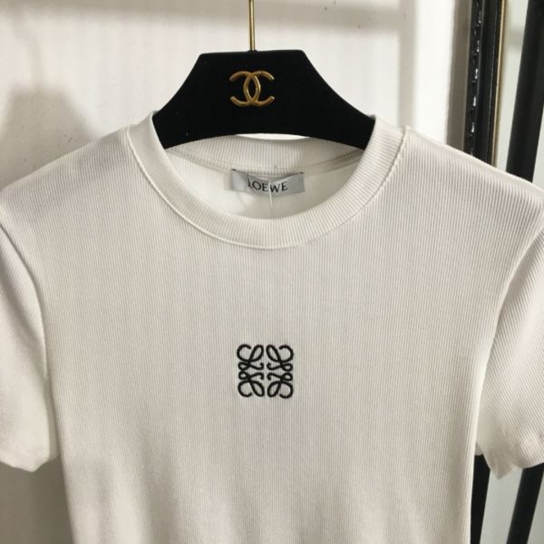 これは買い！LOEWE ロエベ コピー 半袖Tシャツ 迷わずゲット